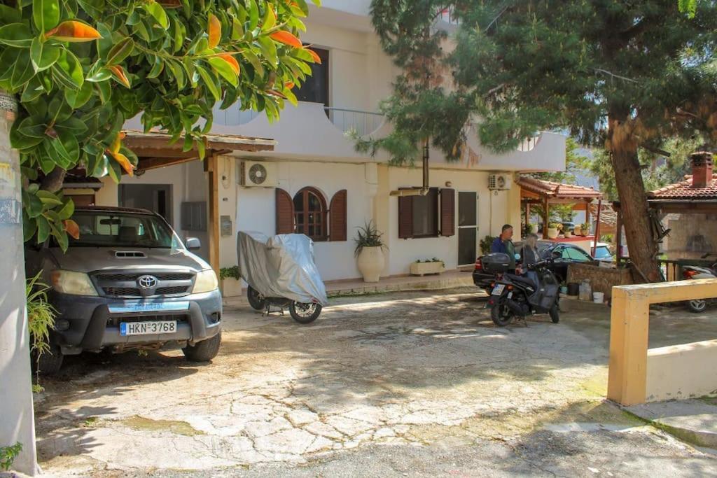 Afroditi'S Guest House Iraklio Exterior foto